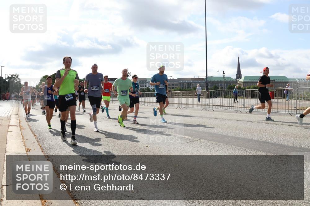 29.06.2025 - hella hamburg halbmarathon Lena Gebhardt http://msf.ph/oto/8473337 29.06.2025 09:55:42 Lombardsbrücke 12519, 11977, 7367, 14511, 949, 15535, 1120, 1143, 1151, 1216, 1267, 1461, 1630, 1683, 1696, 1706, 1884, 1976, 2207, 2274, 2284, 2287, 2411, 2706, 2708, 2718, 2818, 2864, 2884, 3087, 3213, 3399, 3435, 3543, 3654, 3692, 3747, 3945, 3985, 4033, 4088, 4093, 4127, 4189, 4324, 4345, 4346, 4601, 4847, 4890, 4938, 5102, 5116, 5421, 5459, 5708, 5915, 6009, 6054, 6158, 6421, 6481, 6532, 6662, 6691, 6836, 6938, 6994, 7052, 7056, 7100, 7224, 7269, 7312 meine-sportfotos.de