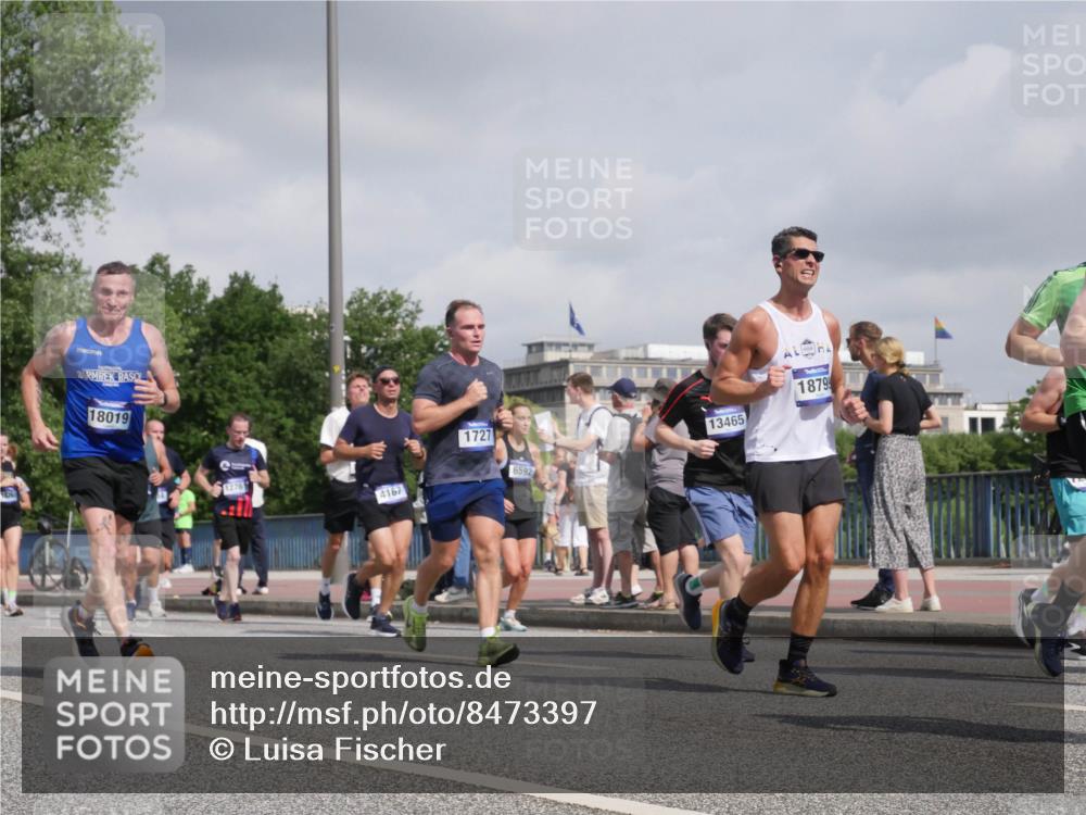 29.06.2025 - hella hamburg halbmarathon Luisa Fischer http://msf.ph/oto/8473397 29.06.2025 10:01:32 Kennedybrücke 18019, 1276, 4167, 1727, 6592, 13465, 18799, 1410, 1727, 2518, 2656, 2883, 3334, 3859, 3952, 4152, 4167, 5077, 6294, 6433, 6592, 6657, 6759, 6877, 7369, 7732, 8393, 9770, 10724 meine-sportfotos.de