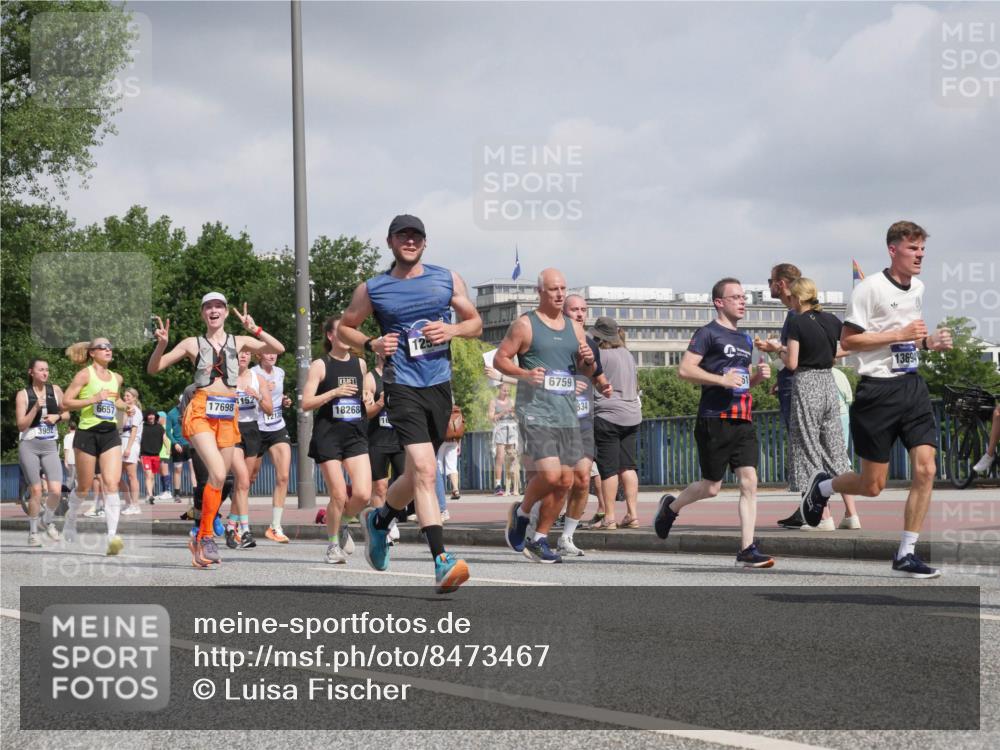 29.06.2025 - hella hamburg halbmarathon Luisa Fischer http://msf.ph/oto/8473467 29.06.2025 10:01:34 Kennedybrücke 3952, 6657, 17698, 152, 12135, 18268, 2, 6759, 834, 13694, 1410, 1727, 2518, 2883, 3334, 3952, 4152, 4167, 5077, 6294, 6592, 6657, 6759, 10724 meine-sportfotos.de