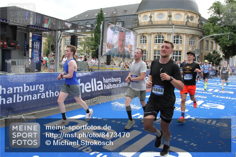 29.06.2025 - hella hamburg halbmarathon Michael Strokosch http://msf.ph/oto/8473470 29.06.2025 10:37:30 Ziel 2767, 5042, 6047, 9017, 9914, 12739, 13372, 15888, 17306, 18159, 18723 meine-sportfotos.de