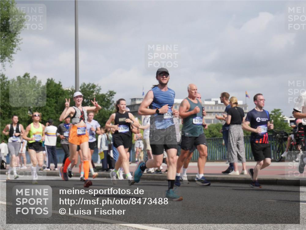 29.06.2025 - hella hamburg halbmarathon Luisa Fischer http://msf.ph/oto/8473488 29.06.2025 10:01:35 Kennedybrücke 657, 17698, 8768, 252, 6759, 2761, 1410, 1727, 2518, 3334, 3952, 4152, 4167, 6294, 6592, 6657, 6759, 10724 meine-sportfotos.de