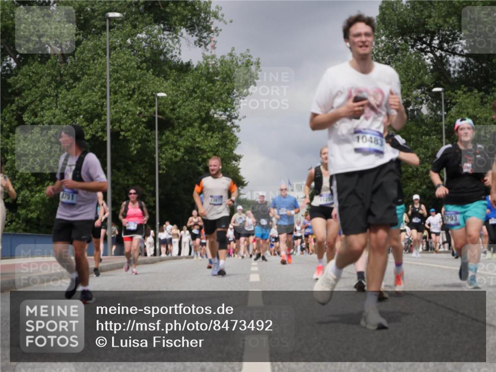 29.06.2025 - hella hamburg halbmarathon Luisa Fischer http://msf.ph/oto/8473492 29.06.2025 10:45:09 Kennedybrücke 8751, 10483, 793, 1317, 2762, 2763, 3532, 3533, 5942, 6066, 6719, 6726, 6793, 6894, 8443, 8586, 10181, 10483 meine-sportfotos.de