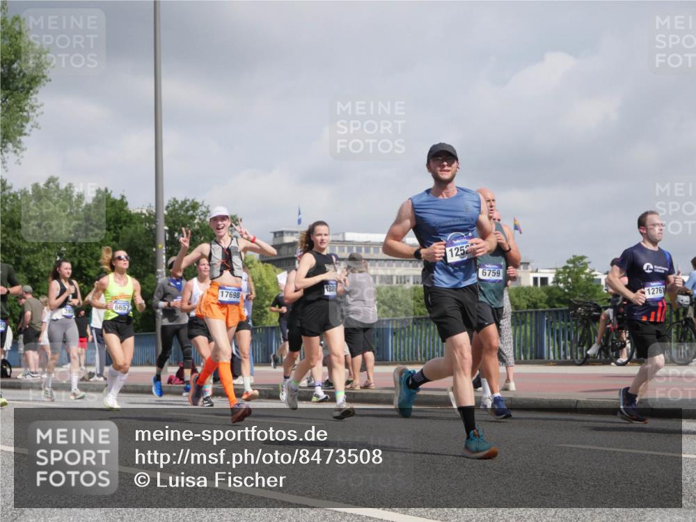 29.06.2025 - hella hamburg halbmarathon Luisa Fischer http://msf.ph/oto/8473508 29.06.2025 10:01:35 Kennedybrücke 17698, 6657, 1826, 1252, 6759, 12761, 1410, 1727, 2518, 3334, 3952, 4152, 4167, 6294, 6592, 6657, 6759, 10724 meine-sportfotos.de