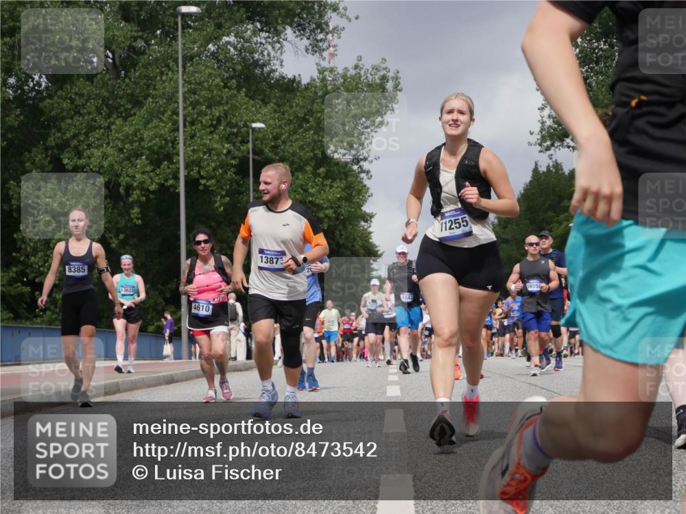 29.06.2025 - hella hamburg halbmarathon Luisa Fischer http://msf.ph/oto/8473542 29.06.2025 10:45:11 Kennedybrücke 8385, 13622, 4610, 13872, 1542, 11255, 1450, 16556, 1317, 2762, 2763, 3532, 5942, 6066, 6719, 6726, 6793, 8443, 8586, 9588, 10181, 10483 meine-sportfotos.de