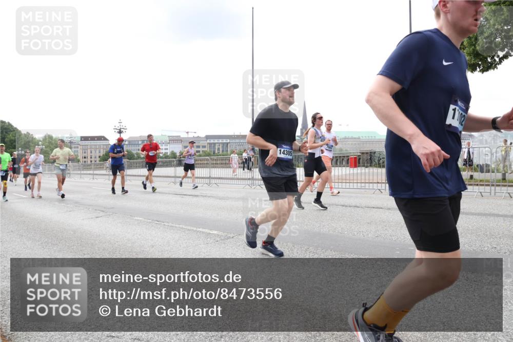 29.06.2025 - hella hamburg halbmarathon Lena Gebhardt http://msf.ph/oto/8473556 29.06.2025 10:33:09 Lombardsbrücke 14305, 1078, 1237, 1324, 1732, 1764, 1995, 2038, 2054, 2059, 2085, 2276, 2838, 2959, 3341, 3391, 3422, 3660, 3708, 3753, 3812, 3871, 4030, 4096, 4164, 4445, 4446, 4555, 4650, 5110, 5180, 5581, 5917, 6040, 6773, 6861, 7387, 7982, 8170, 8595, 8839, 9034, 9143, 9188, 9289, 9471, 9542, 9591, 9592, 9750, 9768, 9780, 10013, 10277, 11229, 11260, 11713, 11756, 11826, 12039, 12423, 12424, 14305, 14743, 15951 meine-sportfotos.de