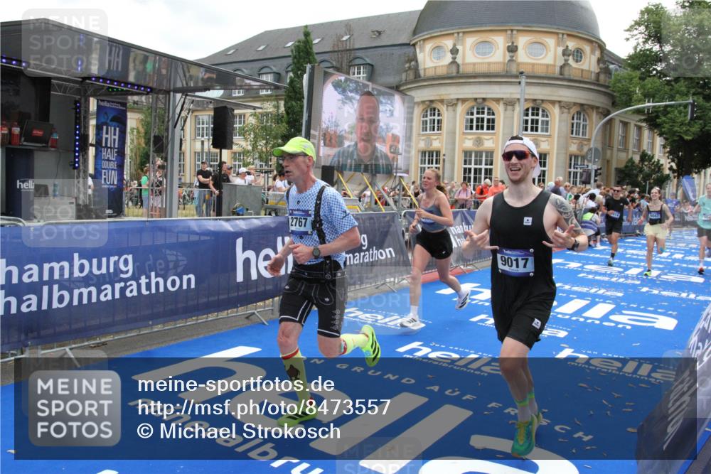 29.06.2025 - hella hamburg halbmarathon Michael Strokosch http://msf.ph/oto/8473557 29.06.2025 10:37:33 Ziel 1290, 2767, 5042, 5791, 6047, 7831, 9017, 9914, 10451, 13372, 18159, 18723 meine-sportfotos.de