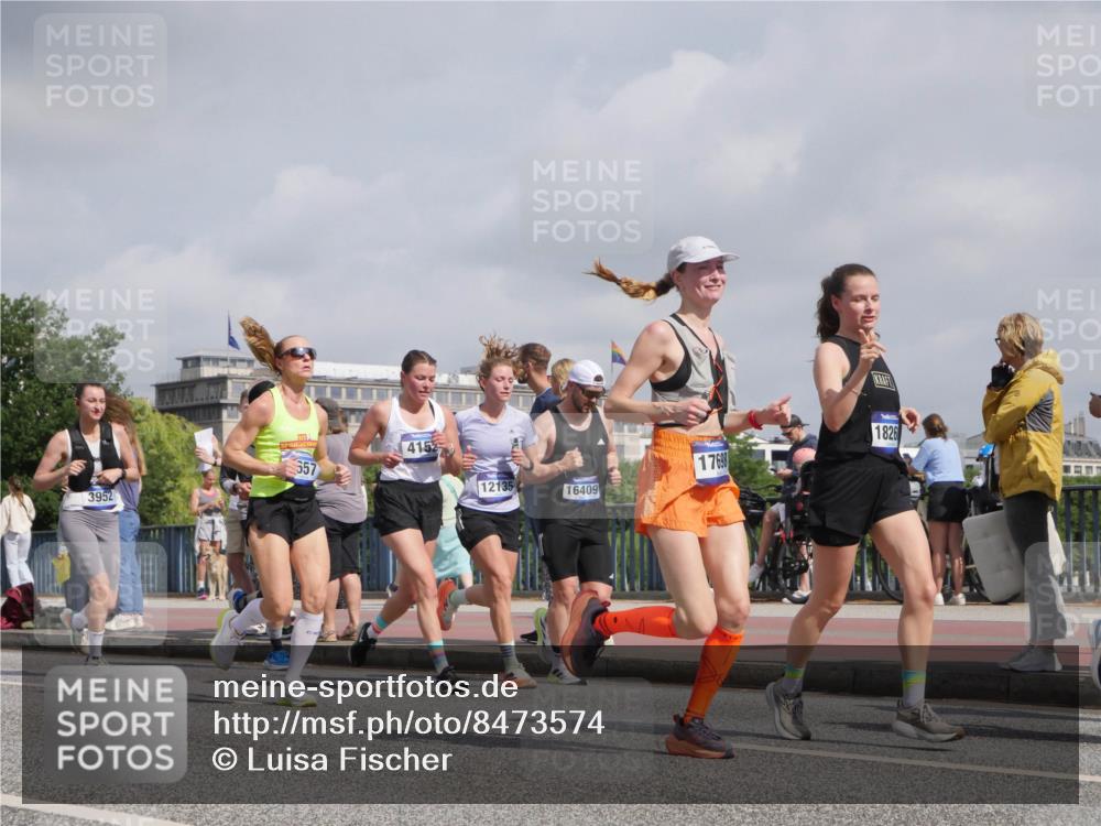 29.06.2025 - hella hamburg halbmarathon Luisa Fischer http://msf.ph/oto/8473574 29.06.2025 10:01:37 Kennedybrücke 3952, 4152, 657, 12135, 16409, 17698, 1826, 1410, 1951, 3091, 3097, 3334, 3952, 4152, 4167, 5084, 6294, 6592, 6629, 6657, 6759, 7082, 7716, 10724 meine-sportfotos.de