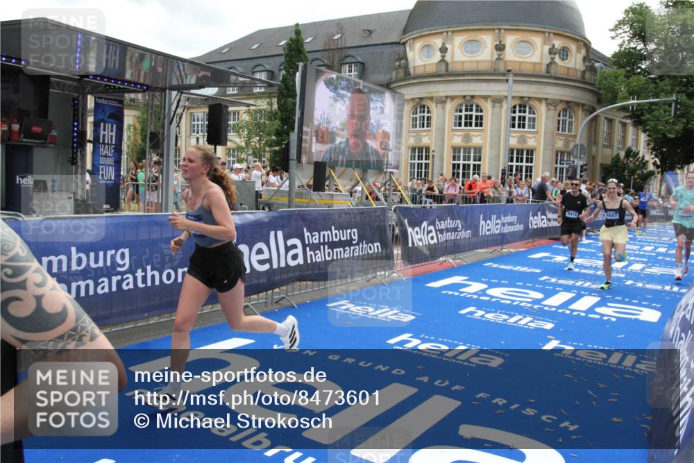 29.06.2025 - hella hamburg halbmarathon Michael Strokosch http://msf.ph/oto/8473601 29.06.2025 10:37:33 Ziel 1290, 2767, 5042, 5791, 6047, 7831, 9017, 9914, 10451, 13372, 18159, 18723 meine-sportfotos.de