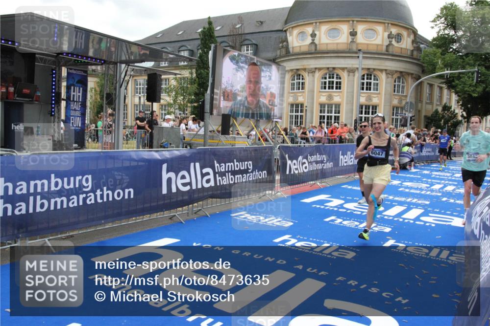29.06.2025 - hella hamburg halbmarathon Michael Strokosch http://msf.ph/oto/8473635 29.06.2025 10:37:34 Ziel 1290, 2767, 5042, 5791, 6047, 7831, 9017, 9914, 10451, 13372 meine-sportfotos.de