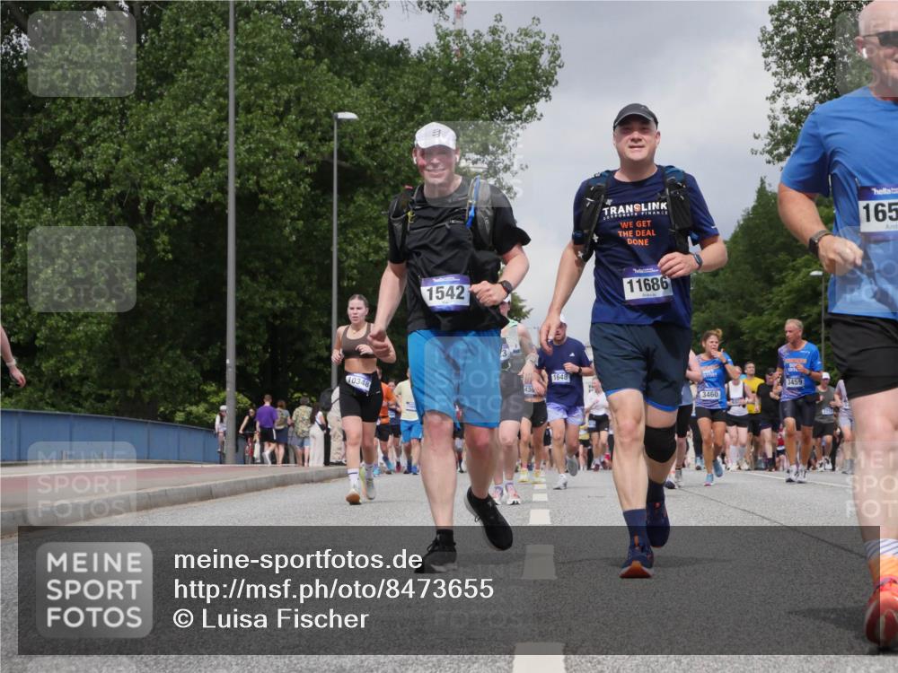 29.06.2025 - hella hamburg halbmarathon Luisa Fischer http://msf.ph/oto/8473655 29.06.2025 10:45:17 Kennedybrücke 10348, 3, 1542, 1648, 11686, 3459, 3460, 1717, 165, 1648, 2762, 3459, 5942, 6137, 6450, 6726, 7968, 8004, 8162, 8163, 9588, 10181, 10872 meine-sportfotos.de