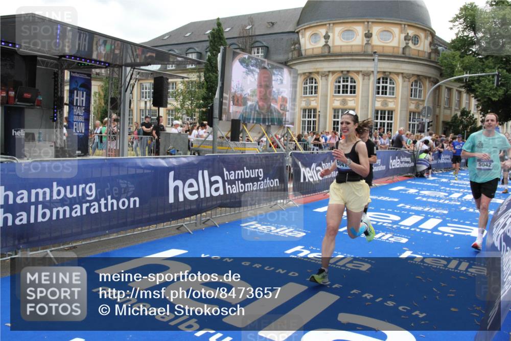 29.06.2025 - hella hamburg halbmarathon Michael Strokosch http://msf.ph/oto/8473657 29.06.2025 10:37:35 Ziel 1290, 5042, 5791, 6047, 7831, 9017, 9914, 10451, 10922, 13372, 18216 meine-sportfotos.de
