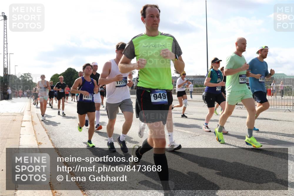 29.06.2025 - hella hamburg halbmarathon Lena Gebhardt http://msf.ph/oto/8473668 29.06.2025 09:55:44 Lombardsbrücke 15300, 14511, 17779, 949, 726, 1553, 1197, 1120, 1143, 1151, 1216, 1257, 1267, 1461, 1630, 1683, 1689, 1696, 1706, 1884, 1976, 2207, 2250, 2274, 2284, 2287, 2411, 2706, 2708, 2718, 2818, 2864, 2884, 3087, 3213, 3399, 3435, 3543, 3654, 3692, 3747, 3945, 3985, 4033, 4088, 4093, 4127, 4189, 4324, 4345, 4346, 4557, 4601, 4847, 4890, 4938, 5102, 5116, 5421, 5459, 5708, 5915, 6009, 6054, 6158, 6421, 6481, 6532, 6662, 6691, 6836, 6994, 7052, 7056, 7100, 7224, 7269, 7312 meine-sportfotos.de