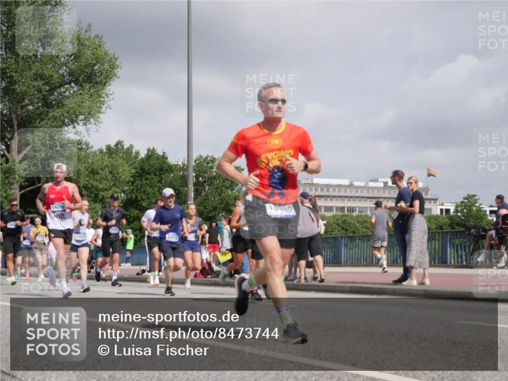 29.06.2025 - hella hamburg halbmarathon Luisa Fischer http://msf.ph/oto/8473744 29.06.2025 10:01:40 Kennedybrücke 14266, 12633, 1410, 18460, 1410, 1946, 1951, 2840, 3091, 3097, 3952, 4152, 5084, 6294, 6629, 6657, 7082, 7716, 9727, 10724 meine-sportfotos.de