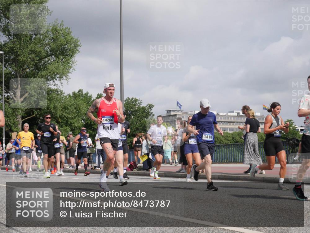 29.06.2025 - hella hamburg halbmarathon Luisa Fischer http://msf.ph/oto/8473787 29.06.2025 10:01:41 Kennedybrücke 18958, 7716, 6629212, 3097, 14266, 3091, 6830, 14702, 1410, 1410, 1946, 1951, 2840, 3091, 3097, 3952, 4152, 5084, 6294, 6629, 7082, 7232, 7716, 8068, 8639, 9727, 10724 meine-sportfotos.de