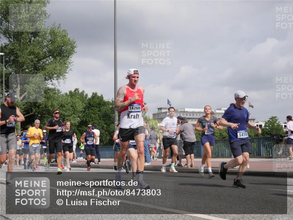 29.06.2025 - hella hamburg halbmarathon Luisa Fischer http://msf.ph/oto/8473803 29.06.2025 10:01:42 Kennedybrücke 14914, 7716, 18958, 14266, 14702, 16830, 6629, 1410, 3097, 1410, 1946, 1951, 2840, 3091, 3097, 3952, 5084, 6294, 6629, 7082, 7232, 7716, 8068, 8639, 9727 meine-sportfotos.de
