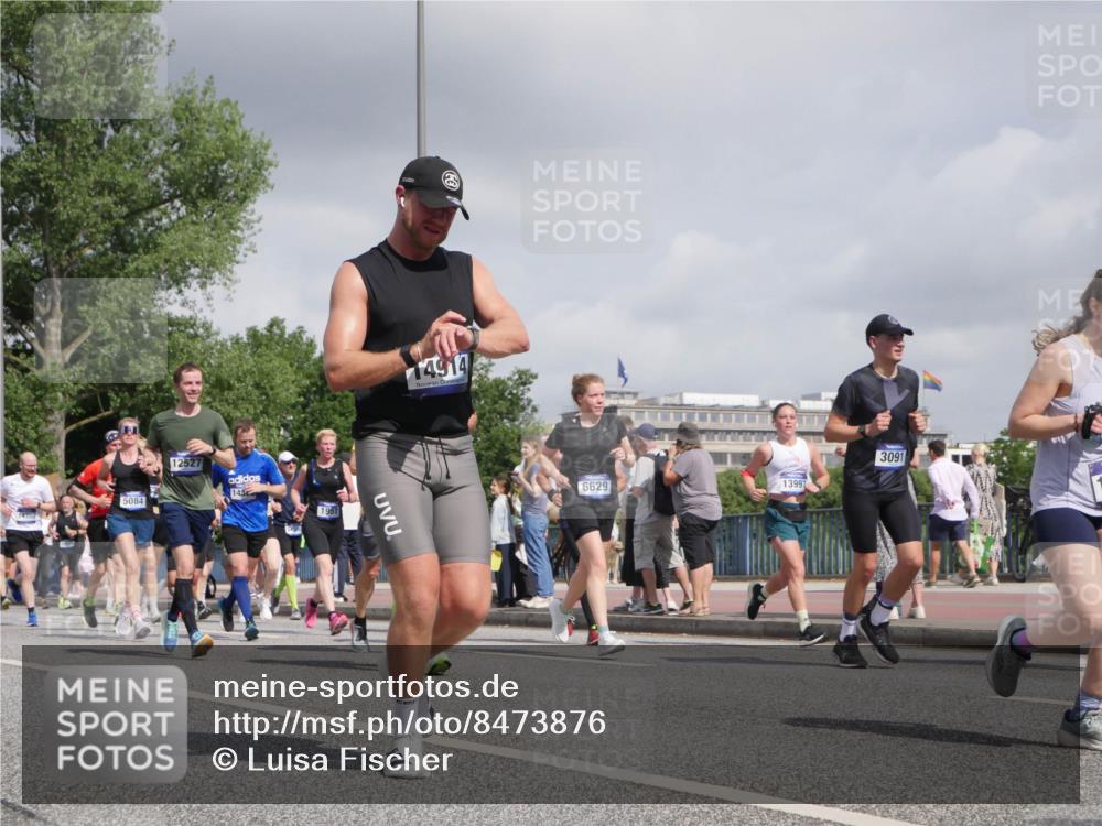 29.06.2025 - hella hamburg halbmarathon Luisa Fischer http://msf.ph/oto/8473876 29.06.2025 10:01:44 Kennedybrücke 14355, 5084, 12527, 143, 1951, 14914, 6629, 13997, 3091, 1190, 1410, 1946, 1951, 2840, 2907, 3037, 3091, 3097, 5084, 6294, 6629, 7082, 7232, 7716, 8068, 8639, 8721, 9727 meine-sportfotos.de