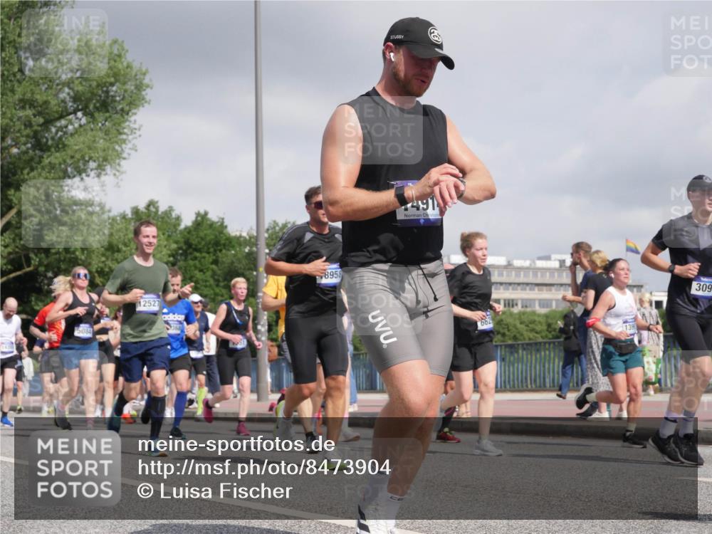 29.06.2025 - hella hamburg halbmarathon Luisa Fischer http://msf.ph/oto/8473904 29.06.2025 10:01:44 Kennedybrücke 5084, 12527, 8958, 491, 662, 309, 1190, 1410, 1946, 1951, 2840, 2907, 3037, 3091, 3097, 5084, 6294, 6629, 7082, 7232, 7716, 8068, 8639, 8721, 9727 meine-sportfotos.de