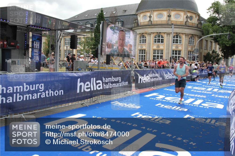29.06.2025 - hella hamburg halbmarathon Michael Strokosch http://msf.ph/oto/8474000 29.06.2025 10:37:47 Ziel 1505, 1615, 2196, 9171, 13595, 14934, 18276, 18277 meine-sportfotos.de