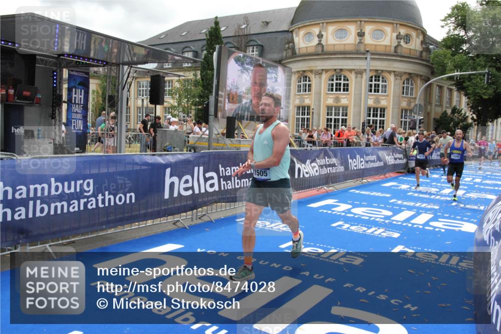 29.06.2025 - hella hamburg halbmarathon Michael Strokosch http://msf.ph/oto/8474028 29.06.2025 10:37:48 Ziel 1505, 1615, 2196, 2404, 9171, 13148, 13595, 14934, 18276, 18277 meine-sportfotos.de