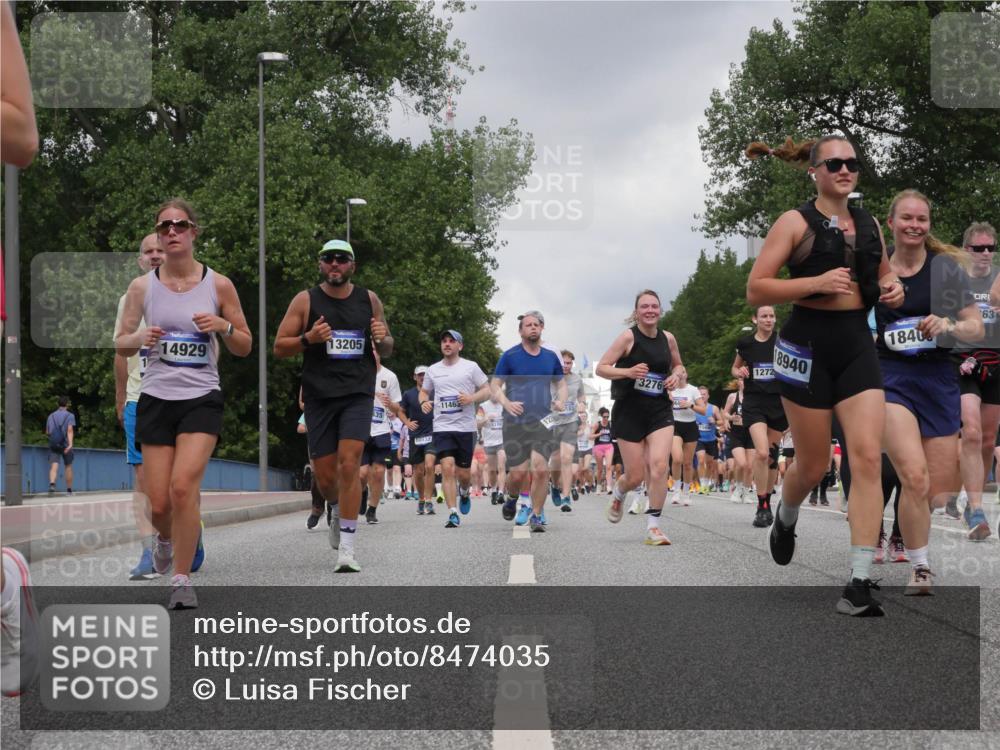 29.06.2025 - hella hamburg halbmarathon Luisa Fischer http://msf.ph/oto/8474035 29.06.2025 10:45:38 Kennedybrücke 14929, 13205, 10532, 11463, 1184, 3276, 1272, 8940, 1840, 63, 1039, 1712, 2069, 2974, 3276, 3326, 3568, 4385, 4541, 4735, 4736, 5671, 7022, 7023, 8014, 10532 meine-sportfotos.de