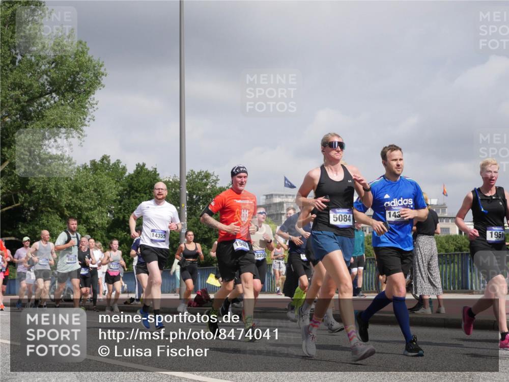 29.06.2025 - hella hamburg halbmarathon Luisa Fischer http://msf.ph/oto/8474041 29.06.2025 10:01:47 Kennedybrücke 15915, 8639, 7232, 5084, 143, 946, 14355, 18208, 1951, 1190, 1485, 1946, 1951, 2840, 2907, 3037, 3091, 3097, 3715, 5084, 6629, 7082, 7232, 7716, 8068, 8322, 8639, 8721, 8798, 9727 meine-sportfotos.de