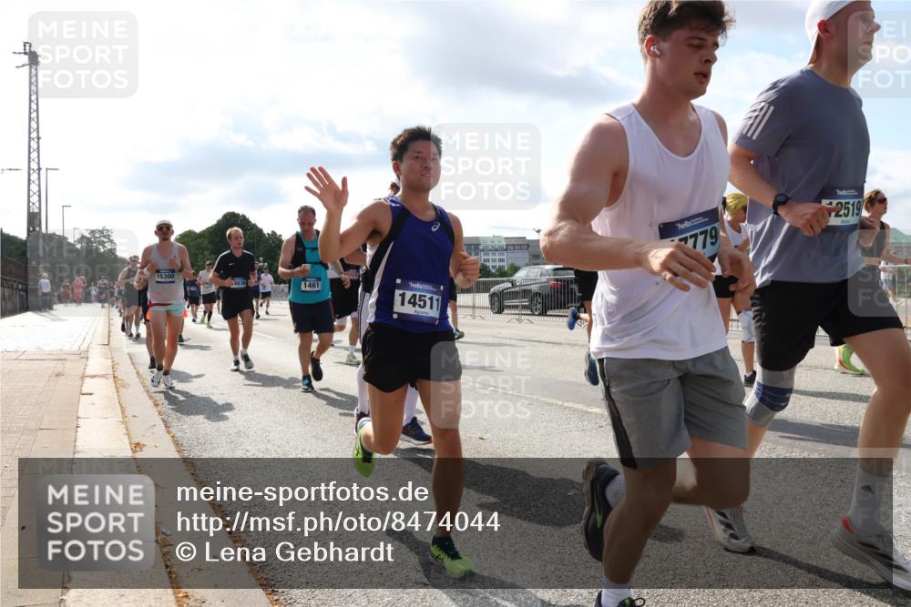 29.06.2025 - hella hamburg halbmarathon Lena Gebhardt http://msf.ph/oto/8474044 29.06.2025 09:55:44 Lombardsbrücke 15300, 15636, 1461, 14511, 779, 2519, 1120, 1143, 1151, 1216, 1257, 1267, 1461, 1630, 1683, 1689, 1696, 1706, 1884, 1976, 2207, 2250, 2274, 2284, 2287, 2411, 2706, 2708, 2718, 2818, 2864, 2884, 3087, 3213, 3399, 3435, 3543, 3654, 3692, 3747, 3945, 3985, 4033, 4088, 4093, 4127, 4189, 4324, 4345, 4346, 4557, 4601, 4847, 4890, 4938, 5102, 5116, 5421, 5459, 5708, 5915, 6009, 6054, 6158, 6421, 6481, 6532, 6662, 6691, 6836, 6994, 7052, 7056, 7100, 7224, 7269, 7312 meine-sportfotos.de