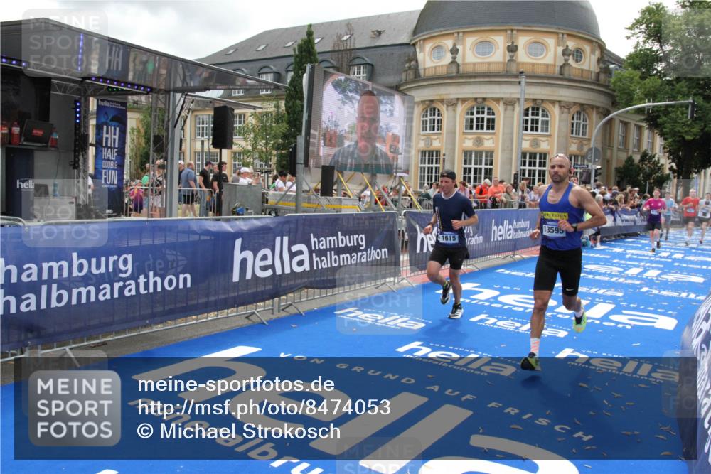 29.06.2025 - hella hamburg halbmarathon Michael Strokosch http://msf.ph/oto/8474053 29.06.2025 10:37:50 Ziel 1505, 1615, 2196, 2404, 9171, 13148, 13595, 18276, 18277 meine-sportfotos.de