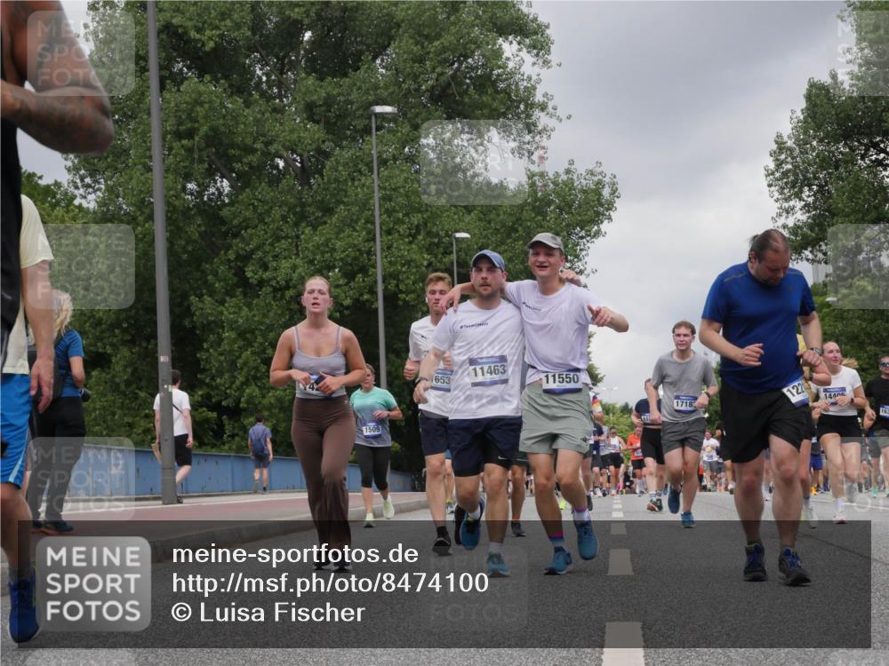 29.06.2025 - hella hamburg halbmarathon Luisa Fischer http://msf.ph/oto/8474100 29.06.2025 10:45:41 Kennedybrücke 1509, 653, 11463, 11550, 1718, 122, 1440, 163, 2069, 3276, 3326, 3568, 4385, 4680, 4735, 4736, 7022, 7023, 7040, 8014, 10532, 10842 meine-sportfotos.de