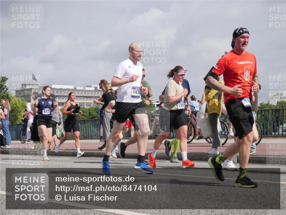 29.06.2025 - hella hamburg halbmarathon Luisa Fischer http://msf.ph/oto/8474104 29.06.2025 10:01:48 Kennedybrücke 9727, 14355, 1820, 1190, 1485, 1946, 1951, 1972, 2840, 2907, 3037, 3091, 3097, 3715, 5084, 5492, 6399, 6629, 7082, 7232, 7716, 8068, 8322, 8639, 8721, 8798, 9727 meine-sportfotos.de