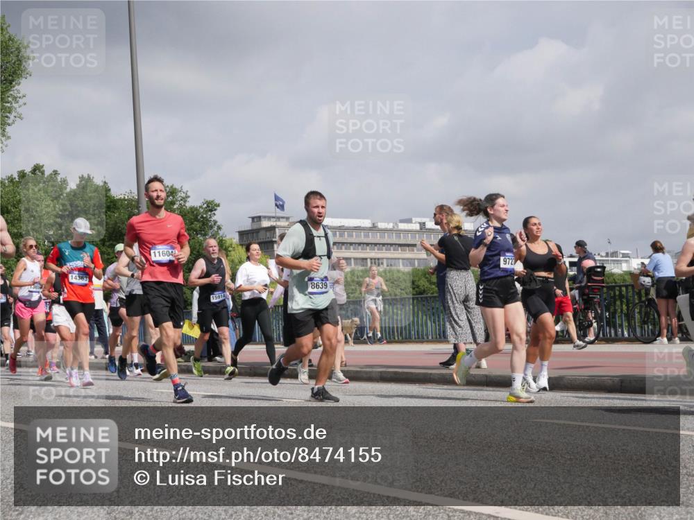 29.06.2025 - hella hamburg halbmarathon Luisa Fischer http://msf.ph/oto/8474155 29.06.2025 10:01:49 Kennedybrücke 1365, 14363, 11604, 15914, 8639, 9727, 1190, 1485, 1946, 1951, 1972, 2840, 2907, 3037, 3091, 3097, 3715, 5084, 5492, 6390, 6399, 6629, 7082, 7232, 7716, 8068, 8322, 8639, 8721, 8772, 8798, 9727 meine-sportfotos.de