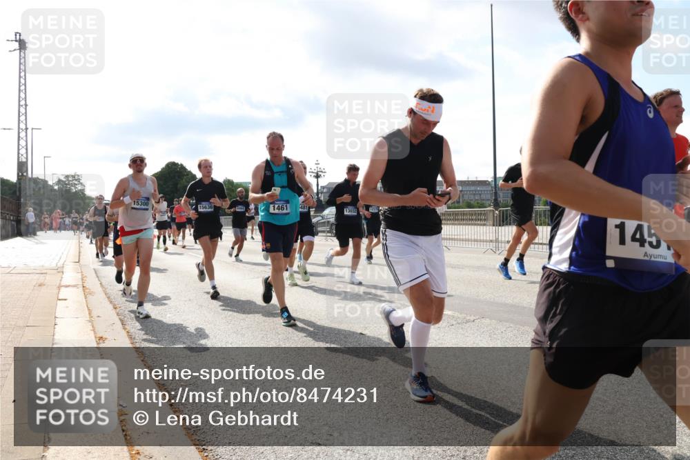 29.06.2025 - hella hamburg halbmarathon Lena Gebhardt http://msf.ph/oto/8474231 29.06.2025 09:55:45 Lombardsbrücke 15300, 15636, 6994, 1461, 481, 13032, 145, 1120, 1143, 1151, 1216, 1257, 1267, 1461, 1507, 1630, 1683, 1689, 1696, 1706, 1884, 1976, 2207, 2250, 2284, 2287, 2411, 2706, 2708, 2718, 2818, 2864, 2884, 3087, 3213, 3399, 3435, 3543, 3654, 3692, 3747, 3945, 3985, 4033, 4088, 4093, 4127, 4189, 4324, 4345, 4346, 4557, 4601, 4847, 4890, 4938, 5102, 5116, 5421, 5459, 5708, 5915, 6009, 6054, 6134, 6158, 6421, 6481, 6532, 6662, 6691, 6836, 6994, 7052, 7056, 7100, 7224, 7269, 7312 meine-sportfotos.de