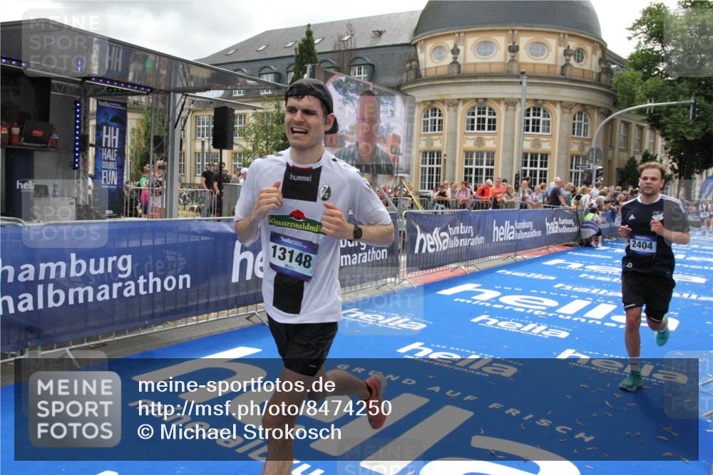 29.06.2025 - hella hamburg halbmarathon Michael Strokosch http://msf.ph/oto/8474250 29.06.2025 10:37:55 Ziel 2196, 2404, 3480, 3530, 9171, 13148, 18103, 18276, 18277, 18529 meine-sportfotos.de