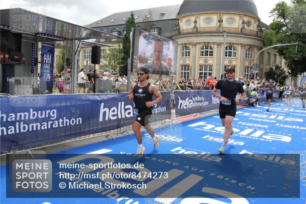 29.06.2025 - hella hamburg halbmarathon Michael Strokosch http://msf.ph/oto/8474273 29.06.2025 10:37:58 Ziel 3480, 3530, 7229, 9643, 10793, 13900, 15303, 18103, 18529 meine-sportfotos.de