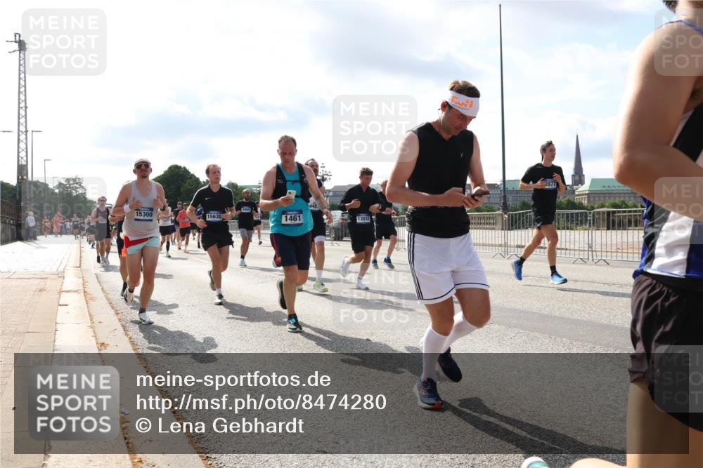 29.06.2025 - hella hamburg halbmarathon Lena Gebhardt http://msf.ph/oto/8474280 29.06.2025 09:55:45 Lombardsbrücke 048, 6994, 15300, 15636, 1461, 13032, 3977, 1120, 1143, 1151, 1216, 1257, 1267, 1461, 1507, 1630, 1683, 1689, 1696, 1706, 1884, 1976, 2207, 2250, 2284, 2287, 2411, 2706, 2708, 2718, 2818, 2864, 2884, 3087, 3213, 3399, 3435, 3543, 3654, 3692, 3747, 3945, 3985, 4033, 4088, 4093, 4127, 4189, 4324, 4345, 4346, 4557, 4601, 4847, 4890, 4938, 5102, 5116, 5421, 5459, 5708, 5915, 6009, 6054, 6134, 6158, 6421, 6481, 6532, 6662, 6691, 6836, 6994, 7052, 7056, 7100, 7224, 7269, 7312 meine-sportfotos.de