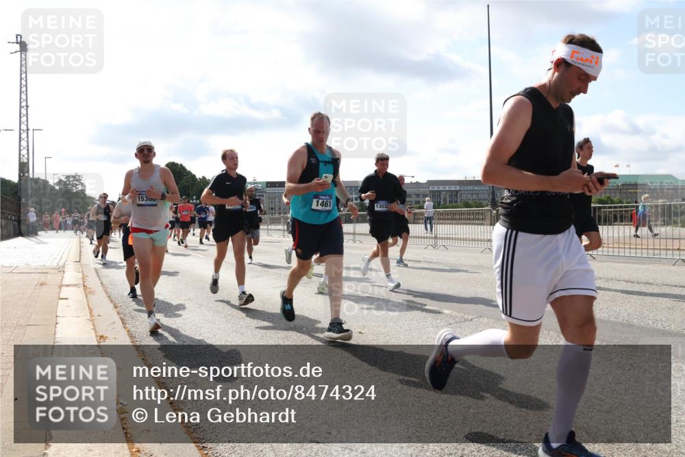 29.06.2025 - hella hamburg halbmarathon Lena Gebhardt http://msf.ph/oto/8474324 29.06.2025 09:55:45 Lombardsbrücke 195, 153, 1461, 13032, 1120, 1143, 1151, 1216, 1257, 1267, 1461, 1507, 1630, 1683, 1689, 1696, 1706, 1884, 1976, 2207, 2250, 2284, 2287, 2411, 2706, 2708, 2718, 2818, 2864, 2884, 3087, 3213, 3399, 3435, 3543, 3654, 3692, 3747, 3945, 3985, 4033, 4088, 4093, 4127, 4189, 4324, 4345, 4346, 4557, 4601, 4847, 4890, 4938, 5102, 5116, 5421, 5459, 5708, 5915, 6009, 6054, 6134, 6158, 6421, 6481, 6532, 6662, 6691, 6836, 6994, 7052, 7056, 7100, 7224, 7269, 7312 meine-sportfotos.de