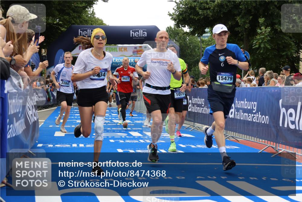 29.06.2025 - hella hamburg halbmarathon Strokosch-Dieckow http://msf.ph/oto/8474368 29.06.2025 10:47:33 Ziel 1012, 1070, 1320, 1592, 1696, 2284, 2708, 2839, 2869, 2953, 3304, 5532, 5889, 6009, 7962, 8023, 8234, 8852, 8927, 9305, 10969, 10988, 11021, 12870, 13223, 13303, 13948, 14618, 14619, 15451, 15479, 15923, 16205, 17846, 17905, 18104, 18758, 18970, 19181 meine-sportfotos.de