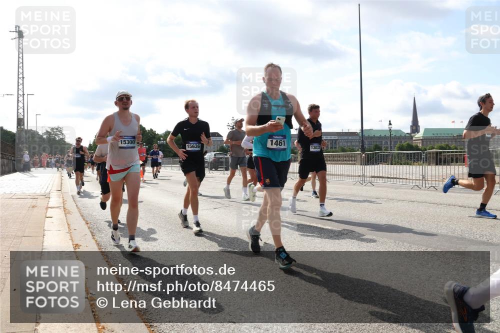 29.06.2025 - hella hamburg halbmarathon Lena Gebhardt http://msf.ph/oto/8474465 29.06.2025 09:55:45 Lombardsbrücke 15300, 15636, 1461, 13032, 1120, 1143, 1151, 1216, 1257, 1267, 1461, 1507, 1630, 1683, 1689, 1696, 1706, 1884, 1976, 2207, 2250, 2284, 2287, 2411, 2706, 2708, 2718, 2818, 2864, 2884, 3087, 3213, 3399, 3435, 3543, 3654, 3692, 3747, 3945, 3985, 4033, 4088, 4093, 4127, 4189, 4324, 4345, 4346, 4557, 4601, 4847, 4890, 4938, 5102, 5116, 5421, 5459, 5708, 5915, 6009, 6054, 6134, 6158, 6421, 6481, 6532, 6662, 6691, 6836, 6994, 7052, 7056, 7100, 7224, 7269, 7312 meine-sportfotos.de