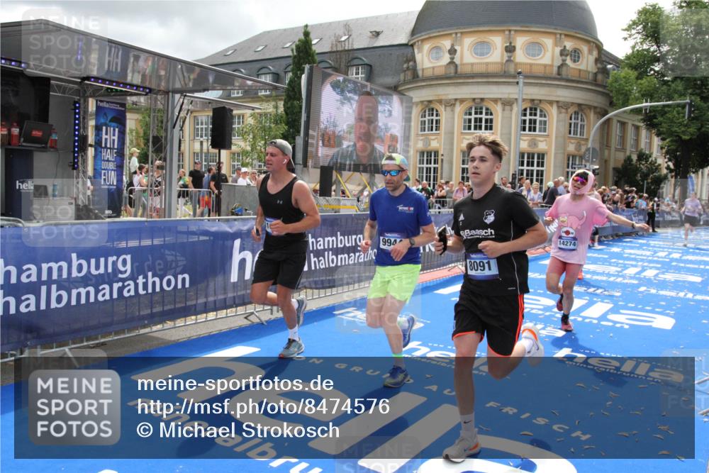 29.06.2025 - hella hamburg halbmarathon Michael Strokosch http://msf.ph/oto/8474576 29.06.2025 10:38:09 Ziel 8091, 9944, 11049, 11952, 14274, 15382, 16698, 17623, 18986 meine-sportfotos.de