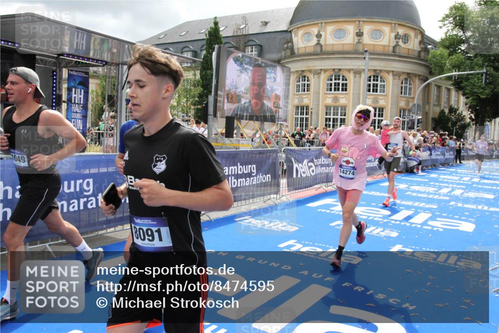 29.06.2025 - hella hamburg halbmarathon Michael Strokosch http://msf.ph/oto/8474595 29.06.2025 10:38:10 Ziel 8091, 9944, 11049, 14274, 15382, 17623, 18986 meine-sportfotos.de