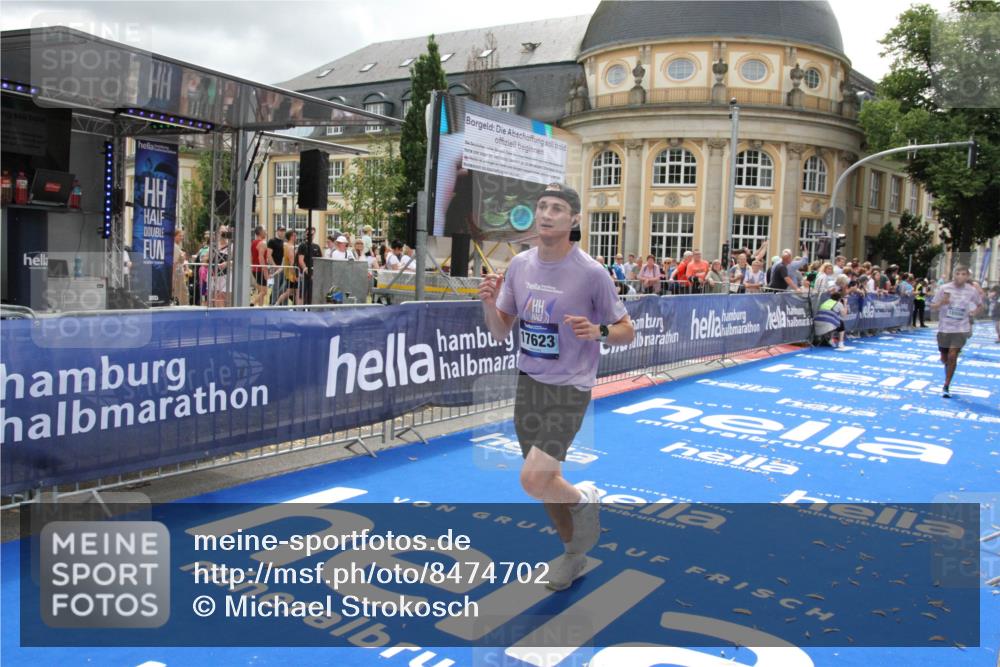 29.06.2025 - hella hamburg halbmarathon Michael Strokosch http://msf.ph/oto/8474702 29.06.2025 10:38:14 Ziel 2849, 5091, 7743, 8002, 14688, 15382, 17623, 18986 meine-sportfotos.de