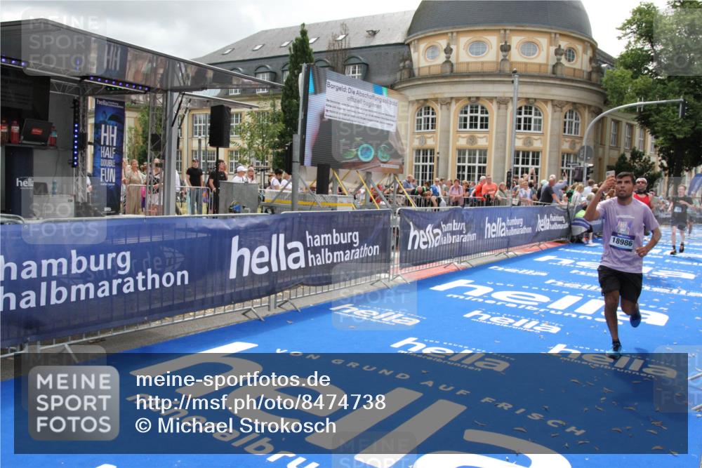 29.06.2025 - hella hamburg halbmarathon Michael Strokosch http://msf.ph/oto/8474738 29.06.2025 10:38:15 Ziel 2849, 5091, 7743, 8002, 14688, 17623, 18584, 18986 meine-sportfotos.de