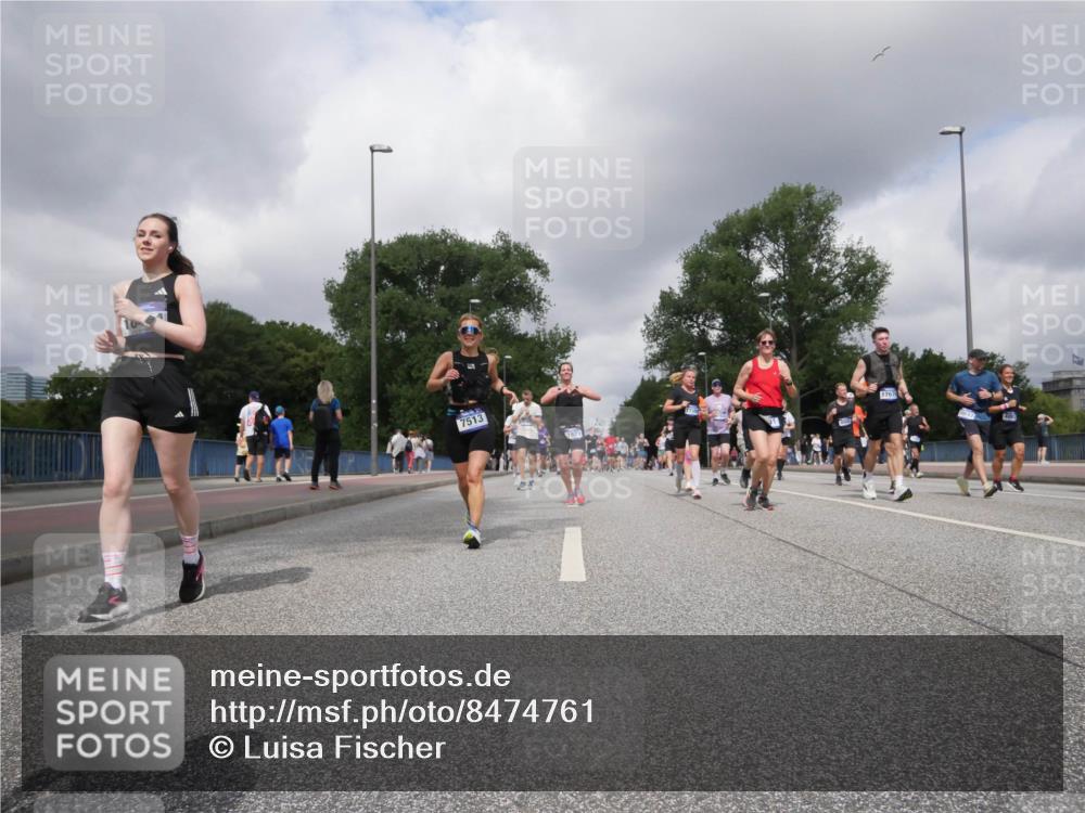 29.06.2025 - hella hamburg halbmarathon Luisa Fischer http://msf.ph/oto/8474761 29.06.2025 10:46:09 Kennedybrücke 7513, 1150, 1360, 1656, 1929, 1994, 2401, 2509, 2580, 2940, 2941, 3378, 3874, 4092, 4778, 5403, 6764, 6837, 7477, 7515, 7557, 8000, 8161, 8435, 10008, 10697, 10734 meine-sportfotos.de