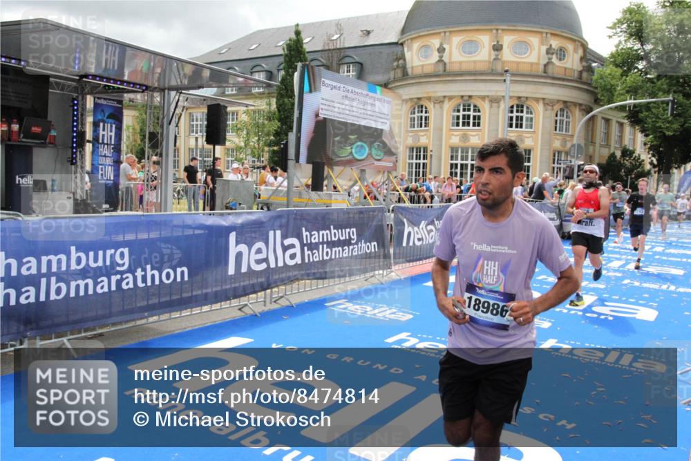 29.06.2025 - hella hamburg halbmarathon Michael Strokosch http://msf.ph/oto/8474814 29.06.2025 10:38:16 Ziel 1688, 2849, 5091, 7743, 8002, 14688, 17623, 18584, 18986 meine-sportfotos.de