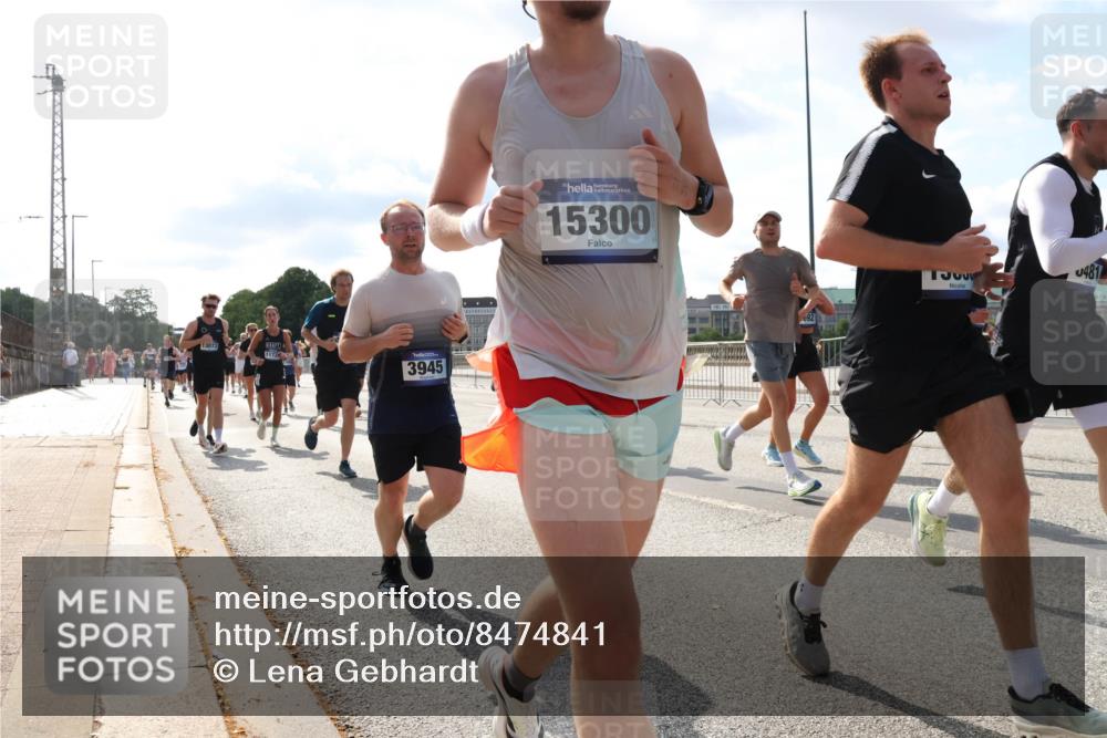 29.06.2025 - hella hamburg halbmarathon Lena Gebhardt http://msf.ph/oto/8474841 29.06.2025 09:55:46 Lombardsbrücke 13073, 3945, 15300, 692, 481, 1120, 1143, 1151, 1216, 1257, 1267, 1461, 1507, 1630, 1683, 1689, 1696, 1706, 1884, 1976, 2207, 2250, 2260, 2284, 2287, 2411, 2706, 2708, 2718, 2818, 2864, 2884, 3087, 3213, 3399, 3435, 3543, 3654, 3692, 3747, 3945, 3985, 4033, 4088, 4093, 4127, 4189, 4324, 4345, 4346, 4557, 4601, 4847, 4890, 4938, 5102, 5116, 5421, 5459, 5708, 5915, 6009, 6054, 6134, 6158, 6421, 6481, 6532, 6662, 6691, 6836, 6994, 7052, 7056, 7100, 7224, 7269, 7312 meine-sportfotos.de