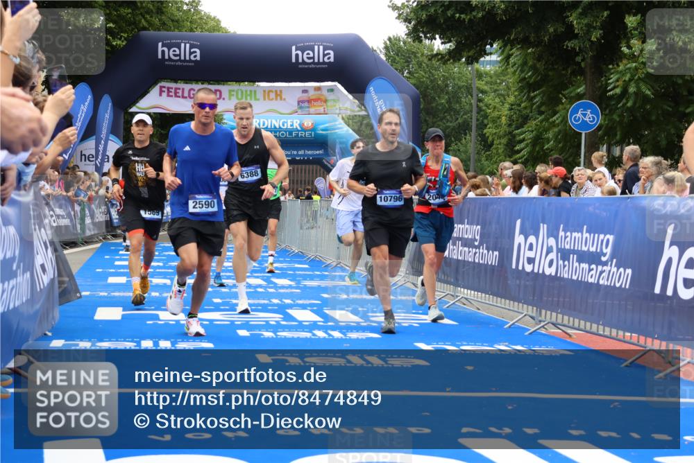 29.06.2025 - hella hamburg halbmarathon Strokosch-Dieckow http://msf.ph/oto/8474849 29.06.2025 10:46:13 Ziel 1569, 1600, 1759, 2048, 2590, 2707, 3056, 3087, 4949, 6388, 6691, 7450, 7961, 8142, 9497, 10796, 11094, 11125, 14200, 14262, 16136, 16466, 16475, 17190, 18118, 18702, 18797 meine-sportfotos.de