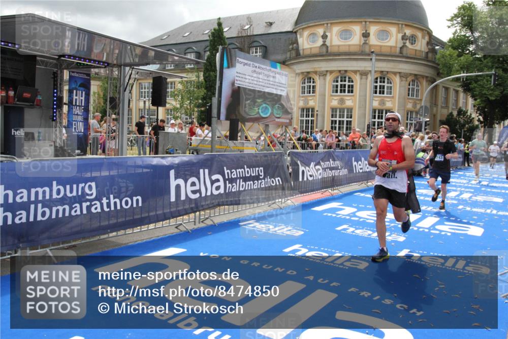 29.06.2025 - hella hamburg halbmarathon Michael Strokosch http://msf.ph/oto/8474850 29.06.2025 10:38:17 Ziel 1688, 2849, 5091, 7743, 8002, 14688, 18584, 18986 meine-sportfotos.de