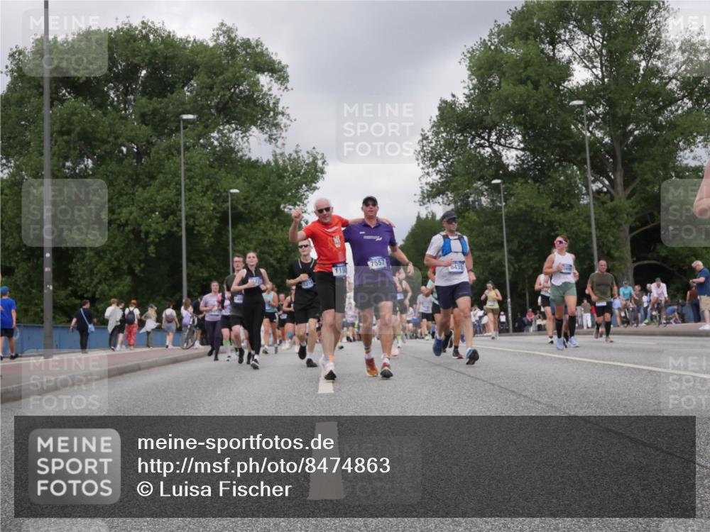 29.06.2025 - hella hamburg halbmarathon Luisa Fischer http://msf.ph/oto/8474863 29.06.2025 10:46:16 Kennedybrücke 16221, 1150, 7557, 219, 8435, 1150, 1656, 2450, 2580, 4334, 4891, 4892, 5268, 6764, 7515, 7557, 8161, 8435, 9304, 10008, 10734 meine-sportfotos.de