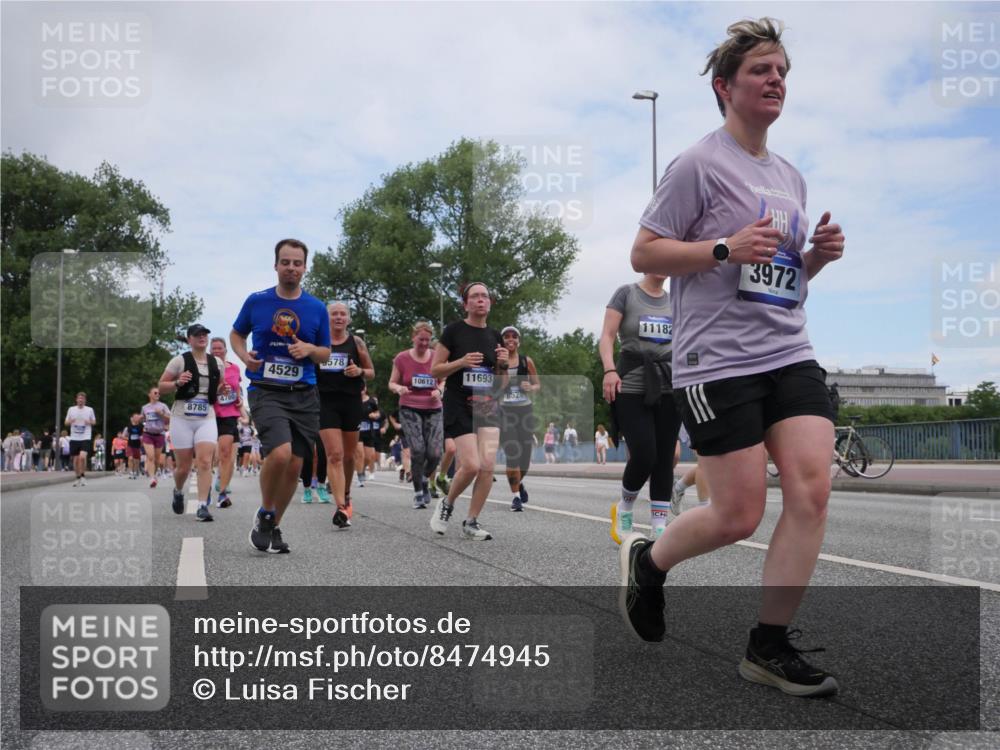 29.06.2025 - hella hamburg halbmarathon Luisa Fischer http://msf.ph/oto/8474945 29.06.2025 11:18:19 Kennedybrücke 8785, 4529, 578, 10612, 11693, 4780, 8524, 11182, 3972, 1277, 1279, 1280, 1666, 2493, 3368, 3587, 3588, 3659, 3972, 4214, 4529, 4701, 4702, 4780, 5241, 5502, 5679, 6264, 6268, 6445, 6558, 7151, 7814, 8345, 8524, 8785, 8880, 9578, 9726, 9841, 10127, 10612 meine-sportfotos.de