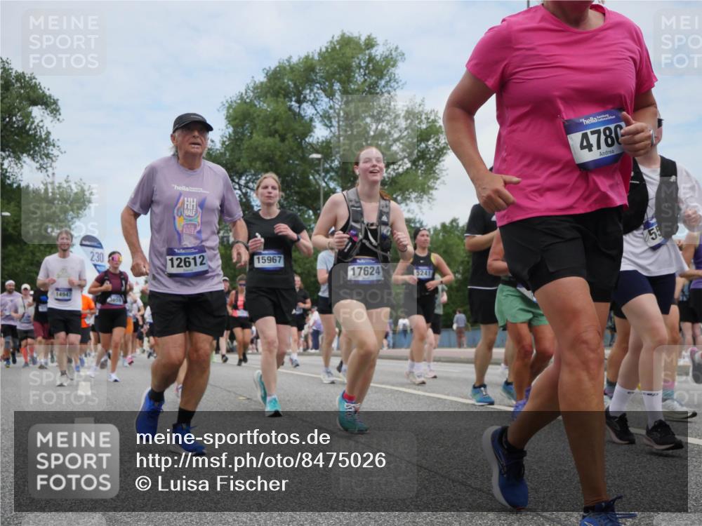 29.06.2025 - hella hamburg halbmarathon Luisa Fischer http://msf.ph/oto/8475026 29.06.2025 11:18:24 Kennedybrücke 14947, 230, 12612, 15967, 17624, 5241, 4780, 55, 1666, 2251, 3318, 3659, 4214, 4529, 4701, 4702, 4780, 5241, 5502, 5679, 5977, 6264, 6268, 6445, 6525, 7665, 7814, 8291, 8345, 8524, 8570, 8785, 9578, 9726, 9841, 9952, 10127, 10612 meine-sportfotos.de
