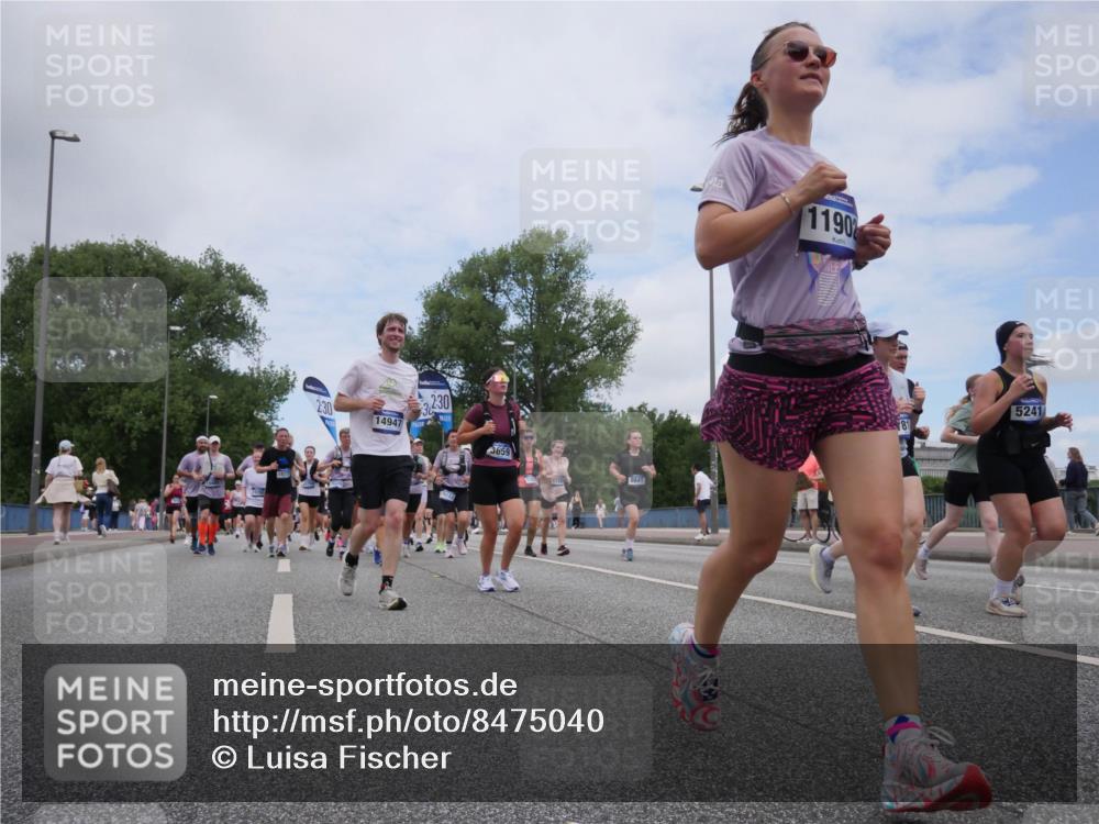 29.06.2025 - hella hamburg halbmarathon Luisa Fischer http://msf.ph/oto/8475040 29.06.2025 11:18:26 Kennedybrücke 230, 2, 30, 14947, 3659, 11529, 9841, 1190, 781, 5241, 1238, 1666, 2251, 3318, 3659, 4701, 4702, 4780, 5241, 5502, 5679, 5977, 6264, 6268, 6445, 6525, 7665, 7814, 8291, 8345, 8570, 8785, 9726, 9841, 9952, 10127, 10612 meine-sportfotos.de